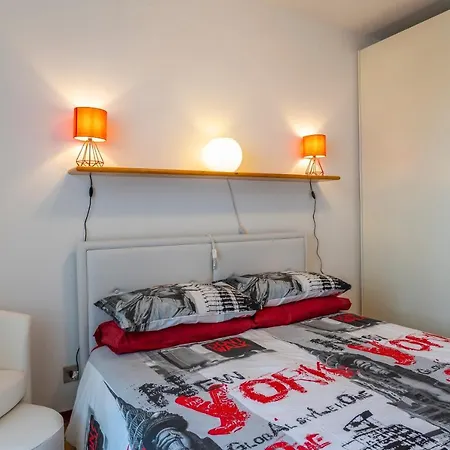 Apartman Guesthost - Zia Dina